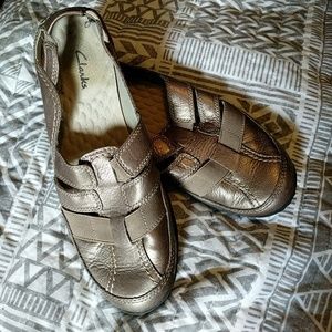 Clarks metallic leather sandles